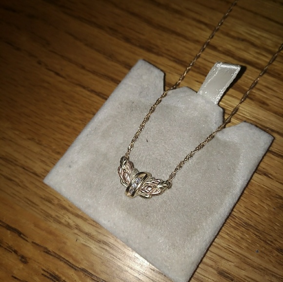 Black Hills Gold Collector Series Necklace - Picture 4 of 8
